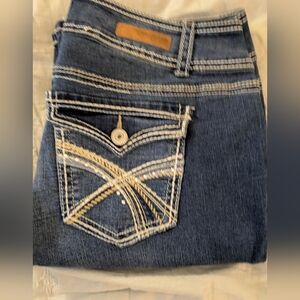 Wallflower Women's Stylish Blue Jeans with Contrast Stitching